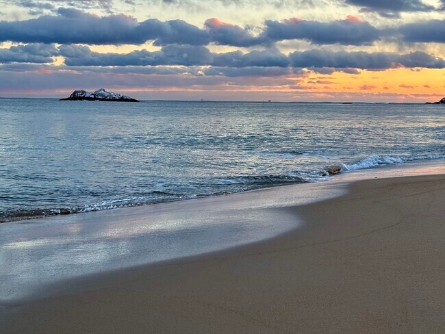 Building Photo - 1 School St