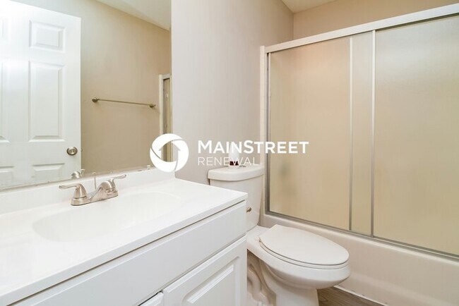 Building Photo - 911 Louvre Ct