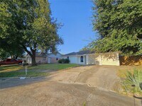 Building Photo - 1310 Goswell Ln
