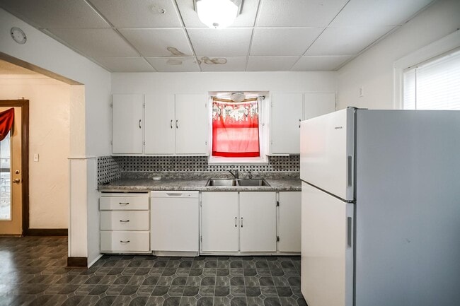 Building Photo - 409 E Melbourne Ave