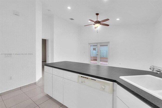 Building Photo - 8915 NW 164th St