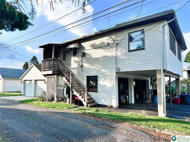 Primary Photo - 660 Chapel St