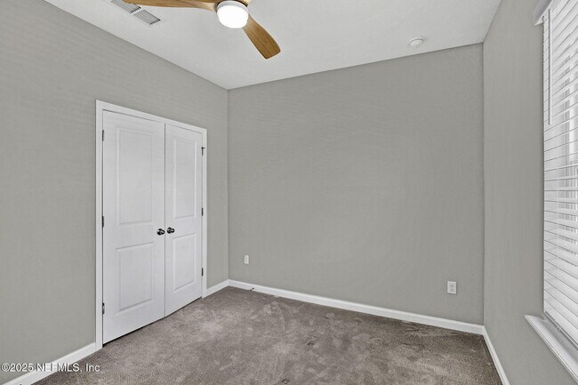 Building Photo - 469 Brandon Lks Dr