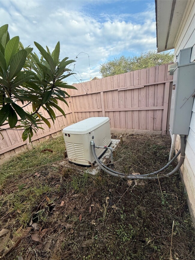 Building Photo - 3902 Breaux Bridge Ln