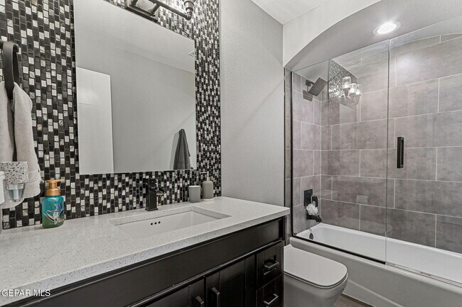 Building Photo - 9904 Monaco Dr