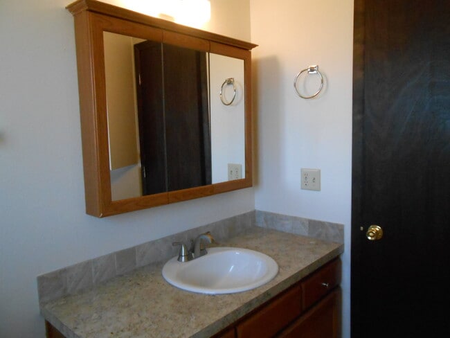 Building Photo - 61686 Daly Estates Dr
