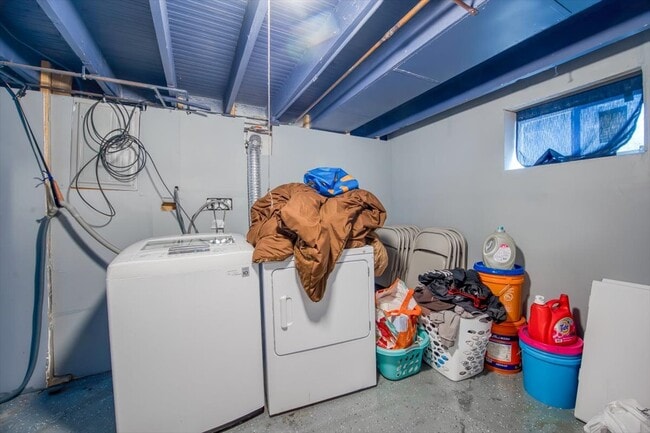 Building Photo - 702 Jackson St