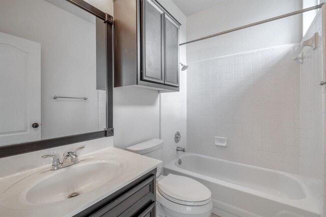 Building Photo - 9215 Spicebrush Dr