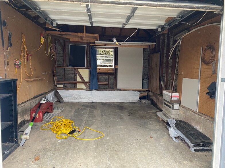 Outside Storage Building - 600 Franklin St