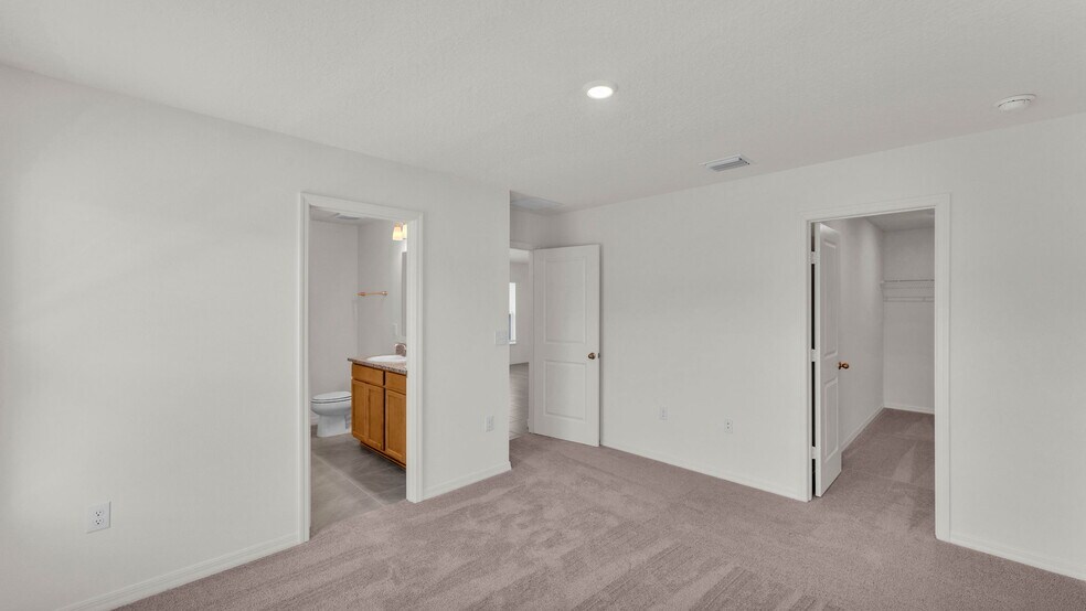Building Photo - 219 Ash Way