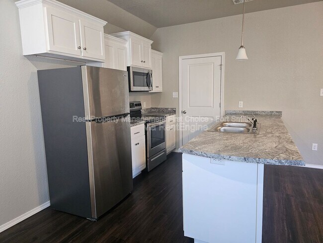 Building Photo - 2124 Ingalls Ln