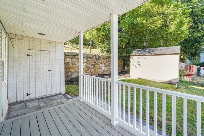 Building Photo - rent to own newly renovated condo