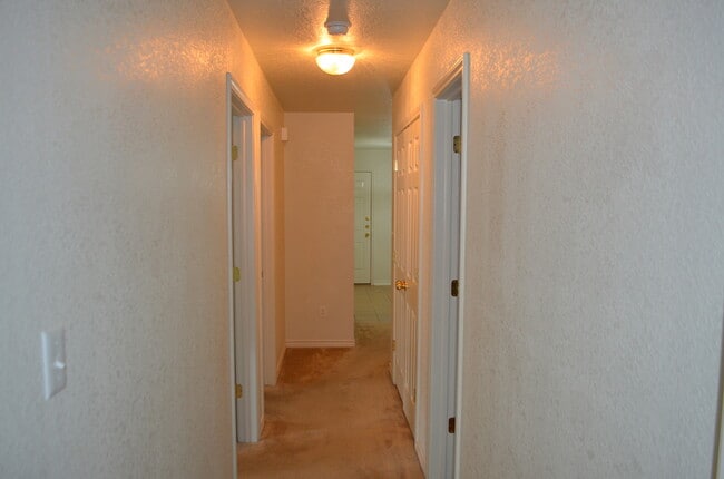 Building Photo - 326 N 10th St