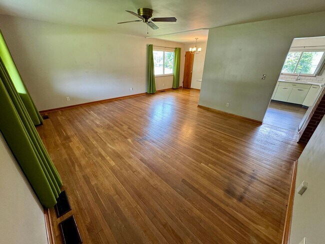 Building Photo - 3 Bedroom - Upper Arlington