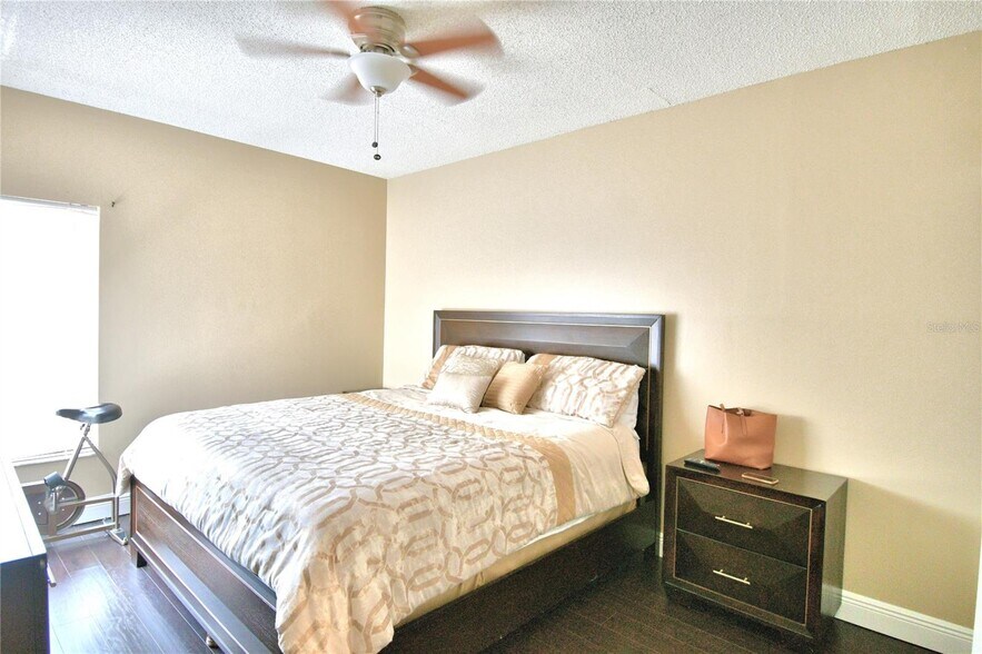 Building Photo - 4711 Capri Plz