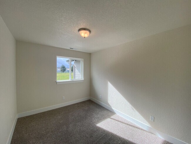 Building Photo - 2514Justine - FH
