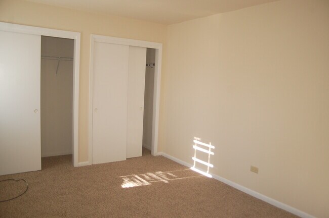 Building Photo - 321 S Jefferson St