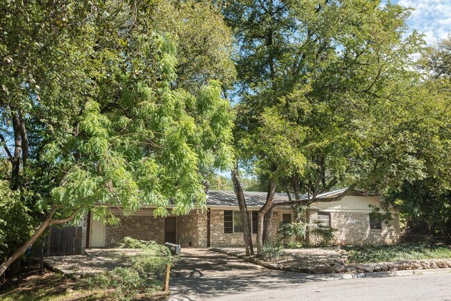 Building Photo - 2402 Rock Terrace Cir