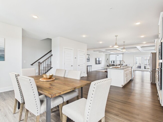 Building Photo - 6 Flatwater Row