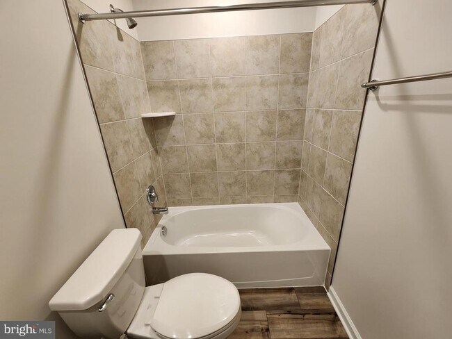 Building Photo - 117 Canning Rd