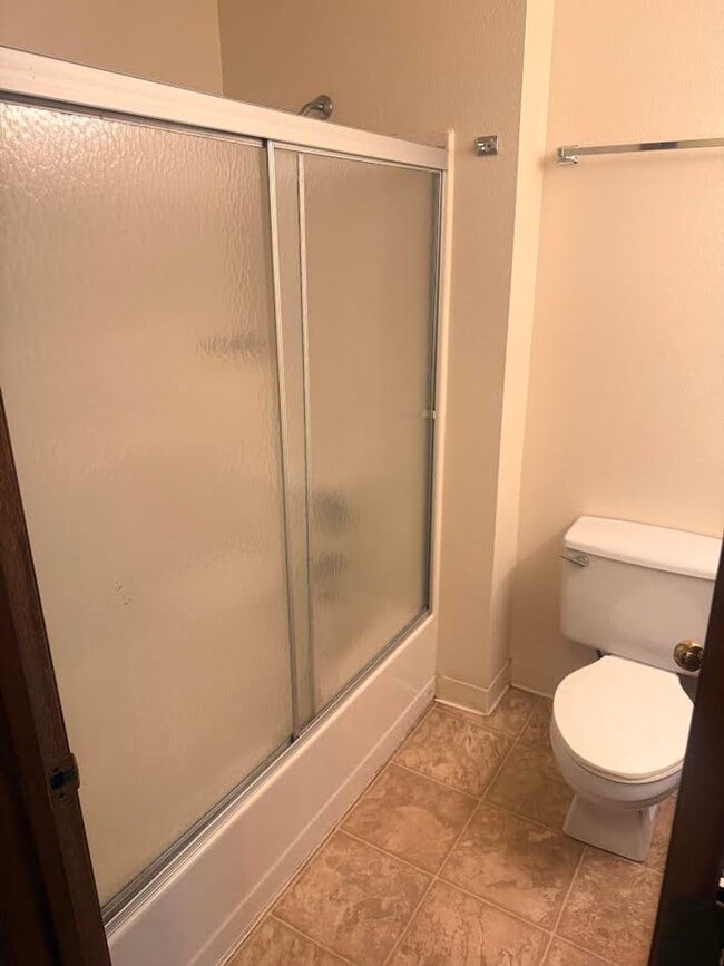 Building Photo - Updated Single Level Home