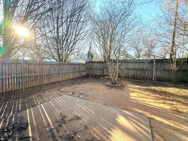 Building Photo - 118 Maple St