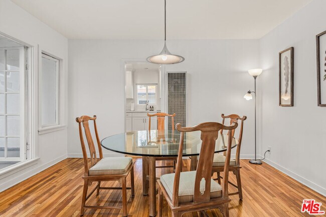 Building Photo - 329 S Reeves Dr