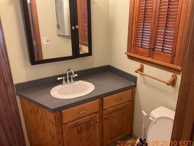 Building Photo - Spacious Home in Leesville