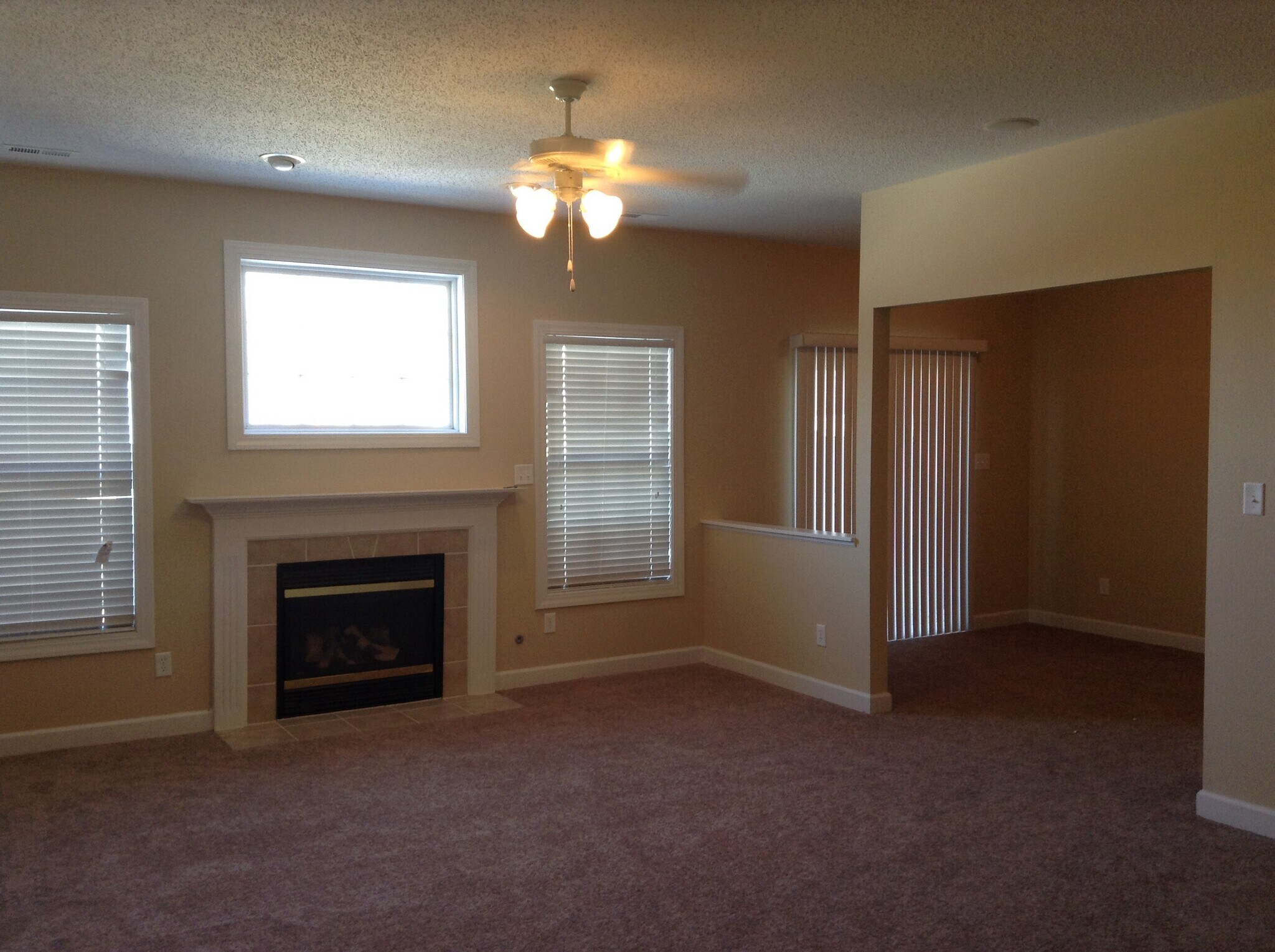 Building Photo - 9828 Rhodes Ln