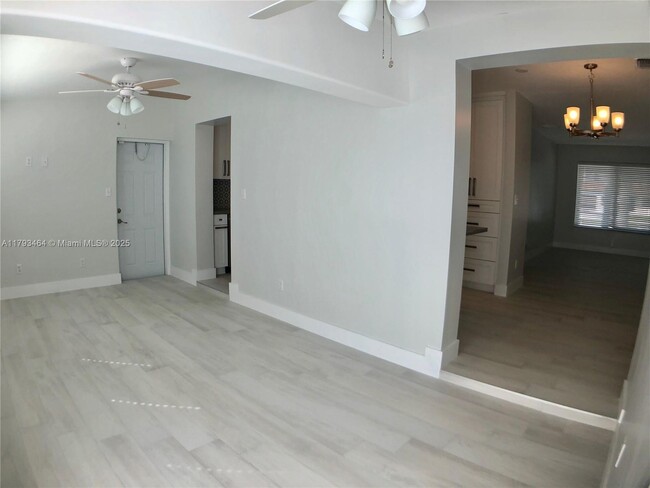 Building Photo - 6320 SW 24th St