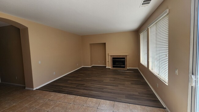 Building Photo - Gorgeous 5 Bedroom w/ Downstairs bedroom! ...