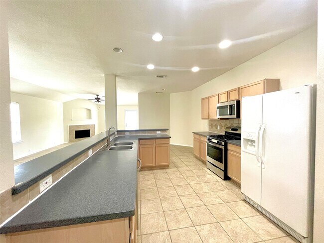 Building Photo - 5811 La Crema