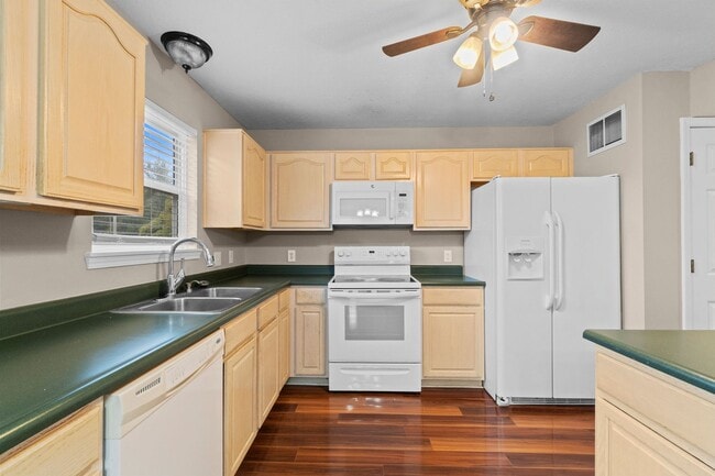 Building Photo - Beautiful 4 Bedroom Home in Fishers!