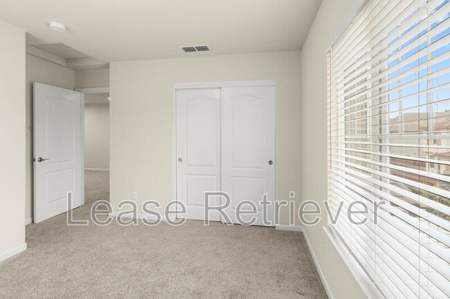 Building Photo - 223 W Prosperidad Way
