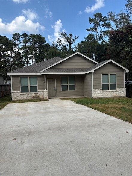 Primary Photo - 20130 Parkway Ln