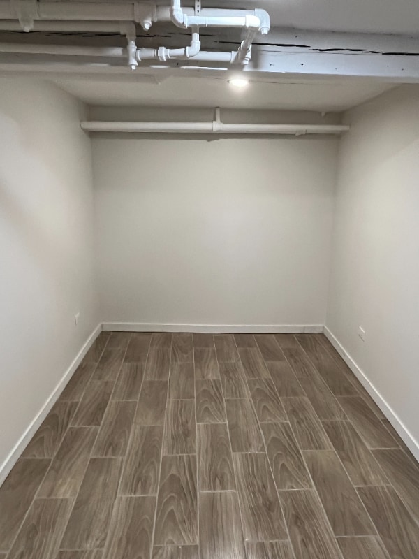 Building Photo - 5422 W Dakin St