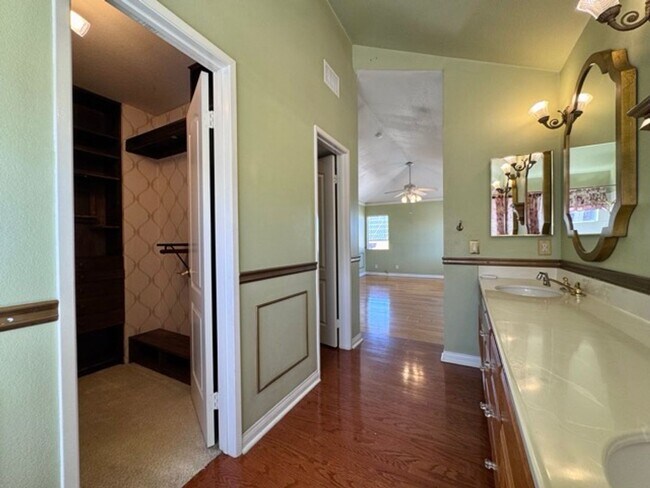 Building Photo - Spacious 5 Bedroom Home in Menifee Lakes with a 3 Car Garage for Lease!