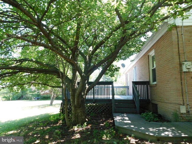 Building Photo - 2251 Senseny Rd
