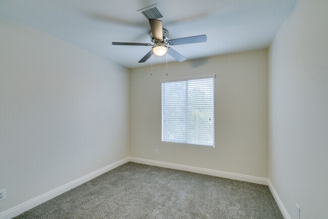 Building Photo - 1738 Toltec Cir