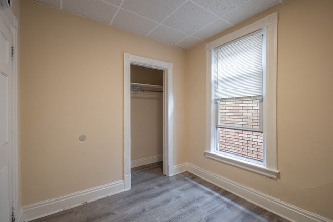 Building Photo - 629 4th Ave