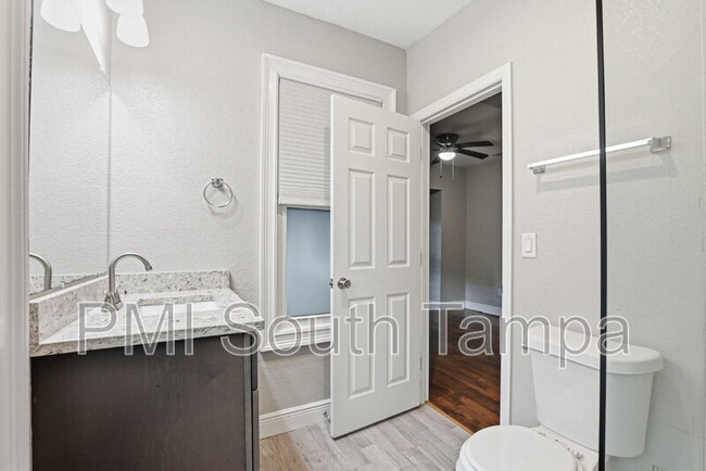 Building Photo - 203 W Emma St