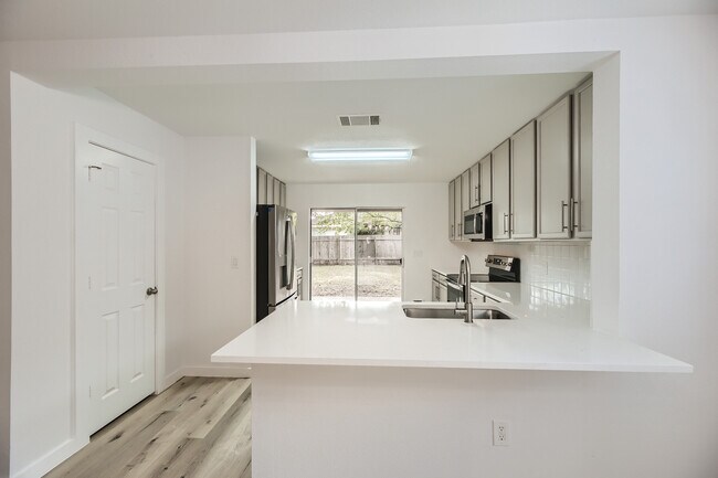 Building Photo - 1721 Poppy Seed Ln