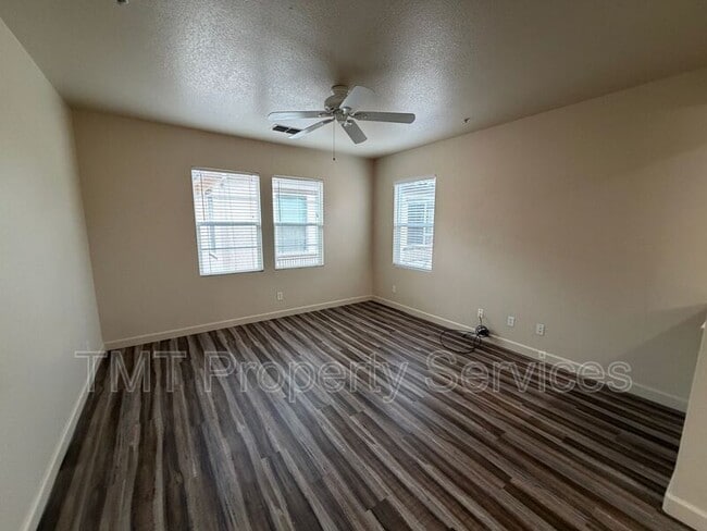 Building Photo - 8120 Crystal Walk Cir