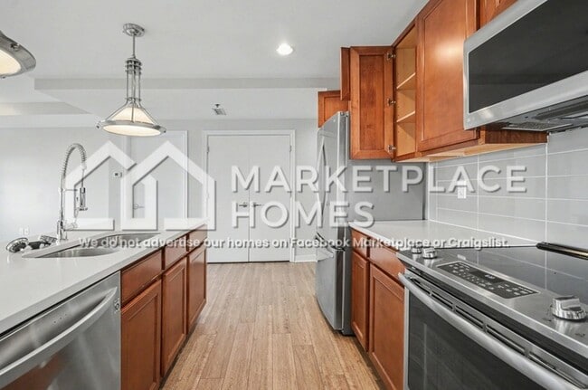 Building Photo - 525 W Lafayette Blvd