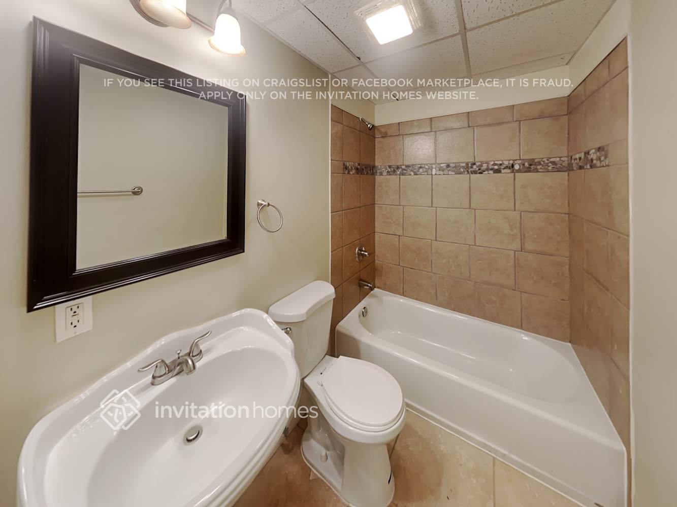 Building Photo - 117 Chickory Ln