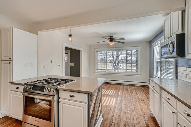 Building Photo - 1471 S Franklin St