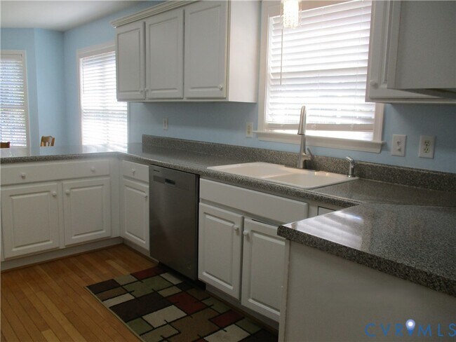 Building Photo - 5528 Abbott Cir