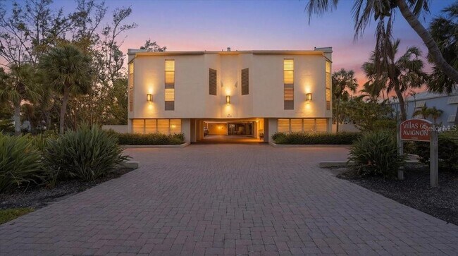 Building Photo - 5611 Gulf of Mexico Dr