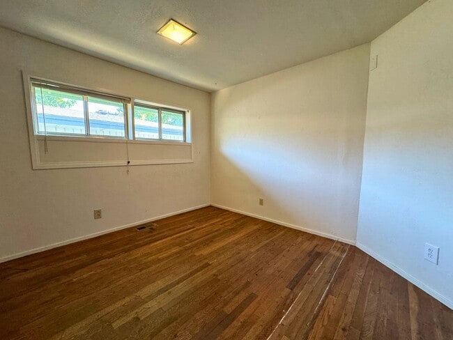 Building Photo - (HAR) South Eugene 4 bedroom/2 bath Home