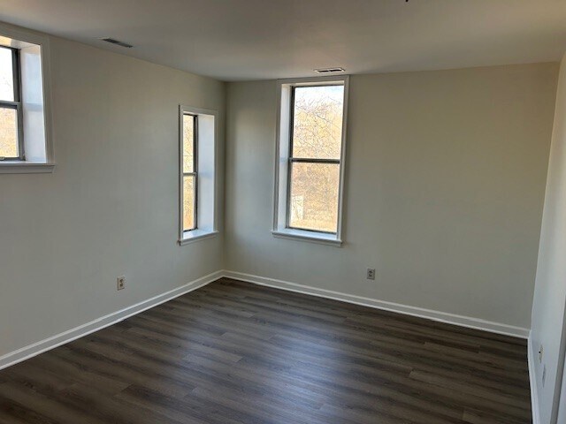 Building Photo - 1404 E Baltimore St